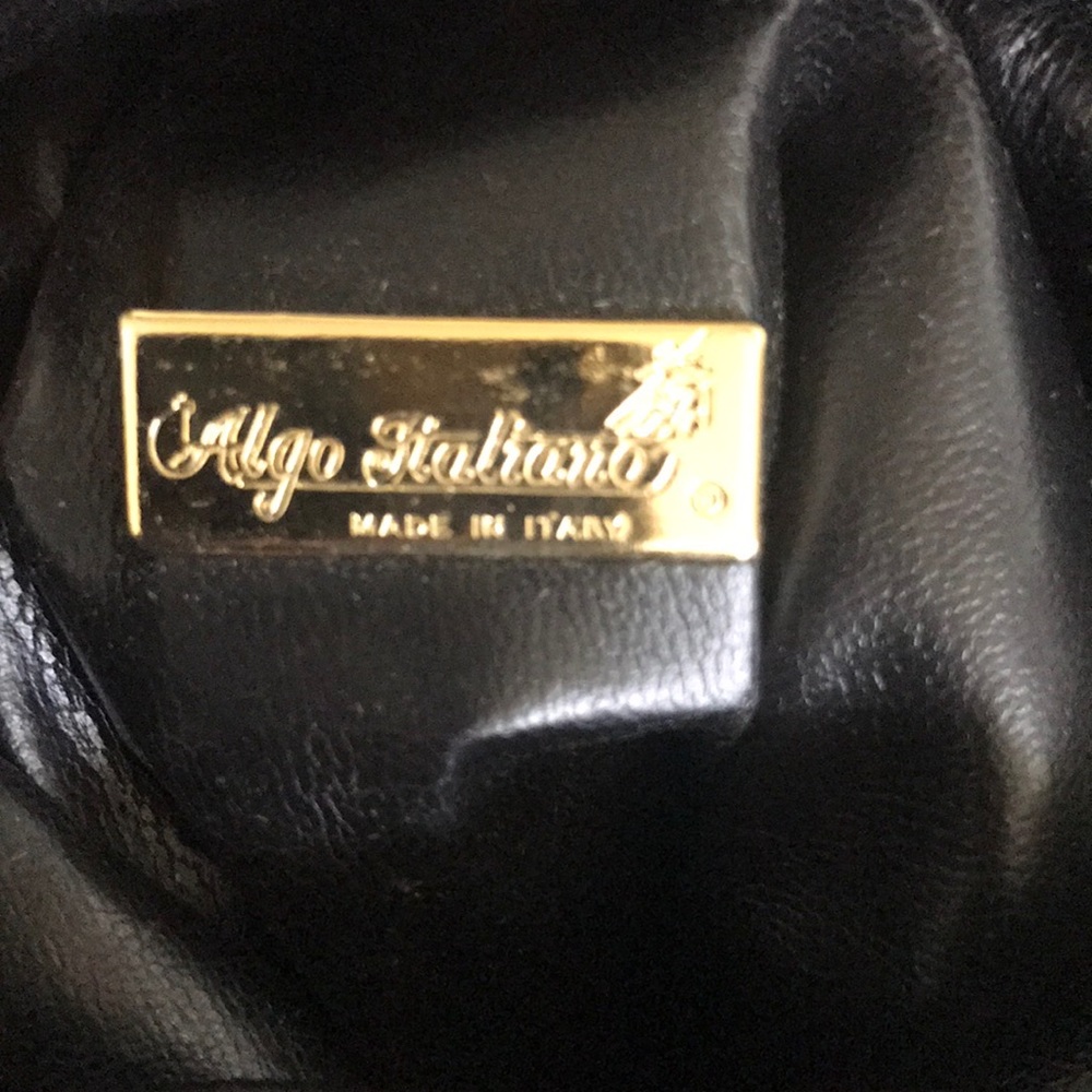 Italian Black Leather Medium Sized Bag Sling 😘 - Picture 4 of 8